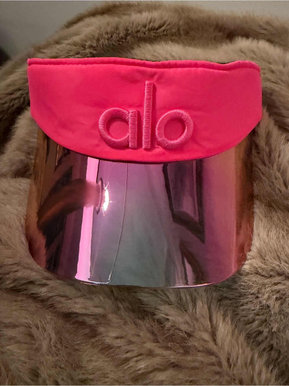 💕😎ALO Yoga Airlift Visor!😎💕 - Picture 3 of 6